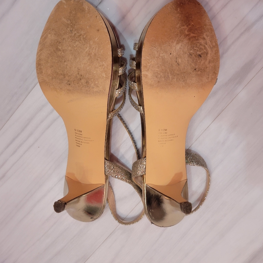 9.5 Gold Embellished 3in Heel - Picture 5 of 6